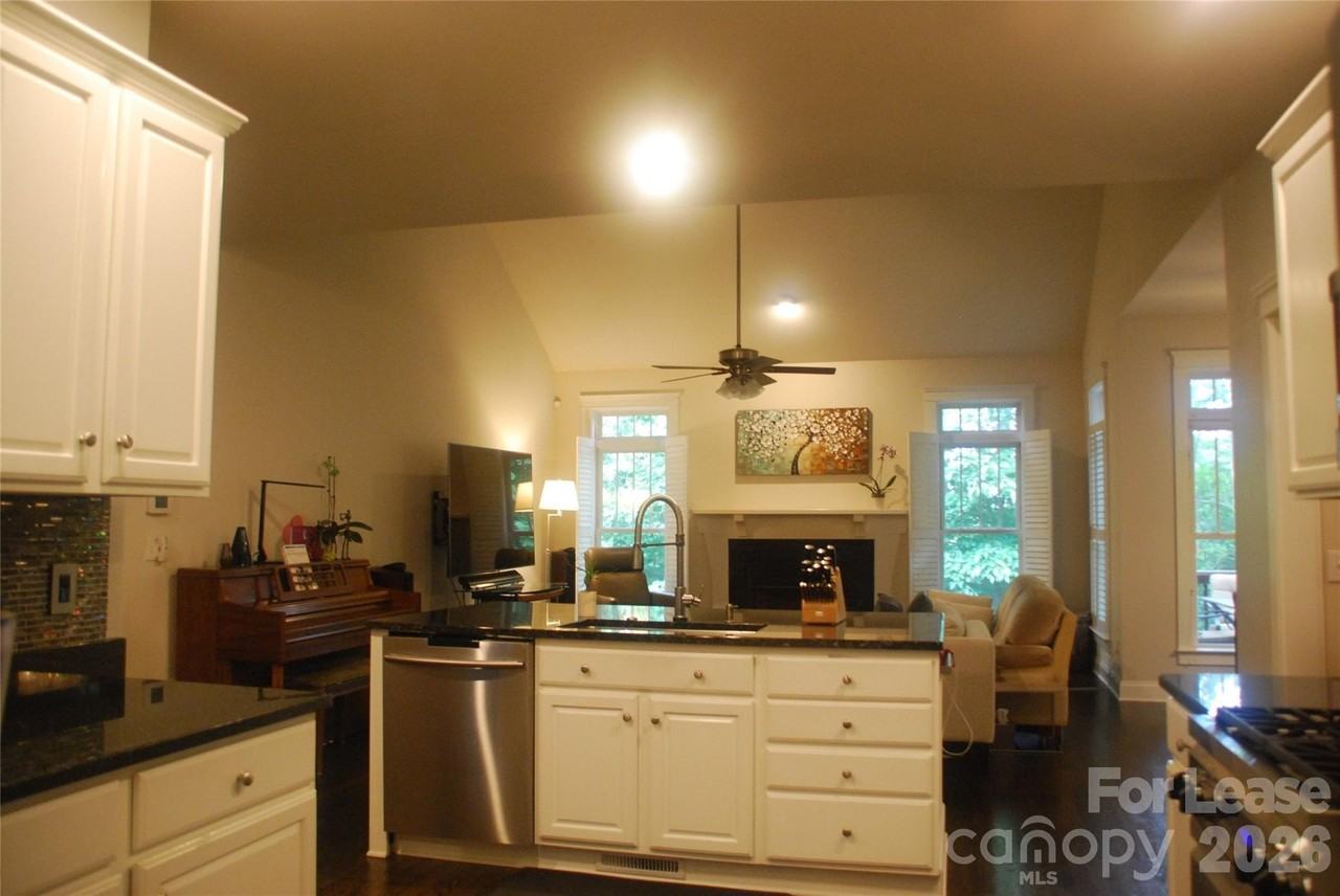 14 Dianthus Dr - Photo 4 of 20