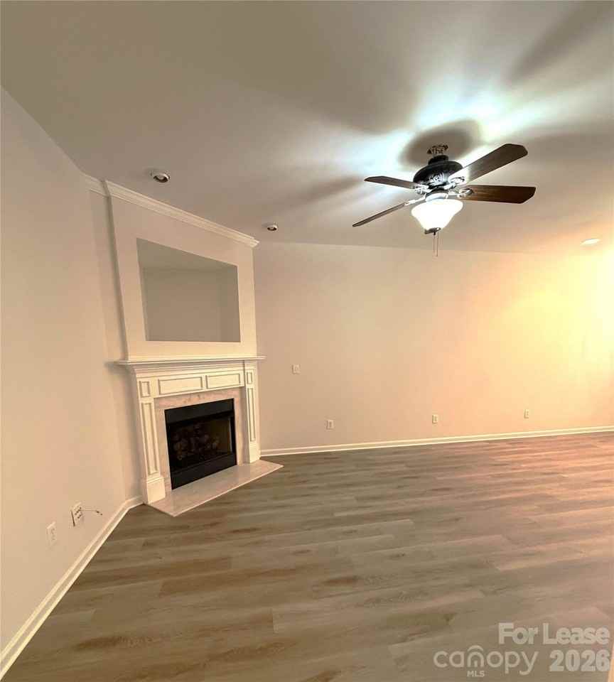 11127 Lions Mane St - Photo 3 of 13