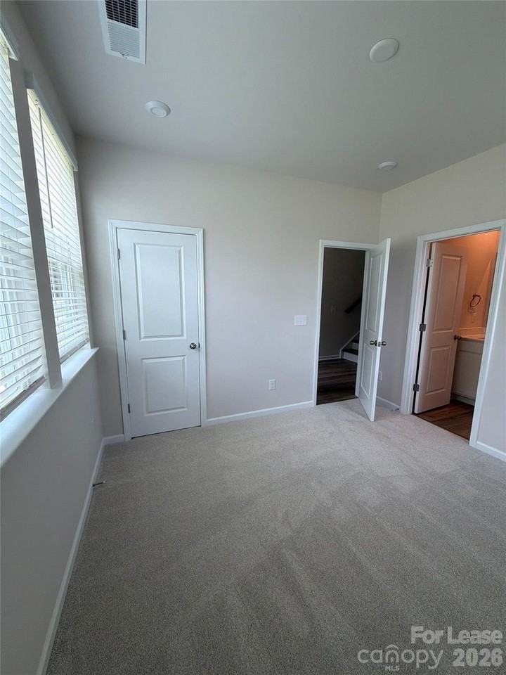 4623 Swan Meadow Ln - Photo 4 of 19