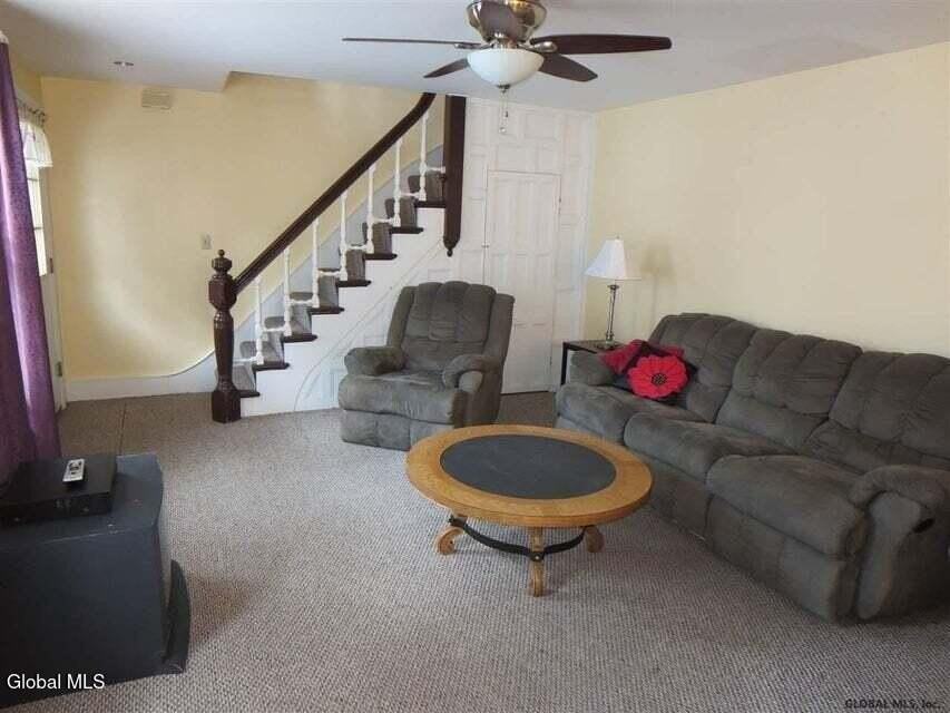 23 George St #B - Photo 2 of 8