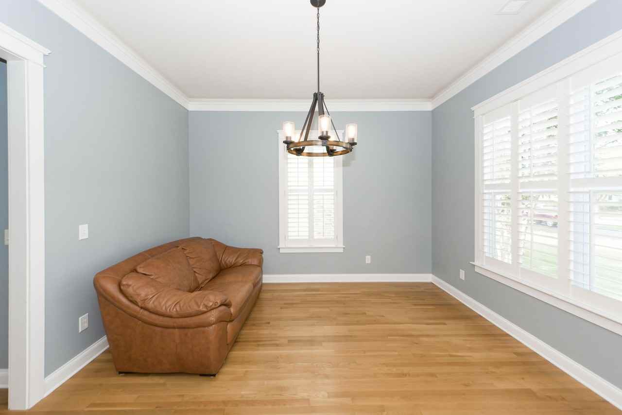 302 White Gables Dr - Photo 5 of 49