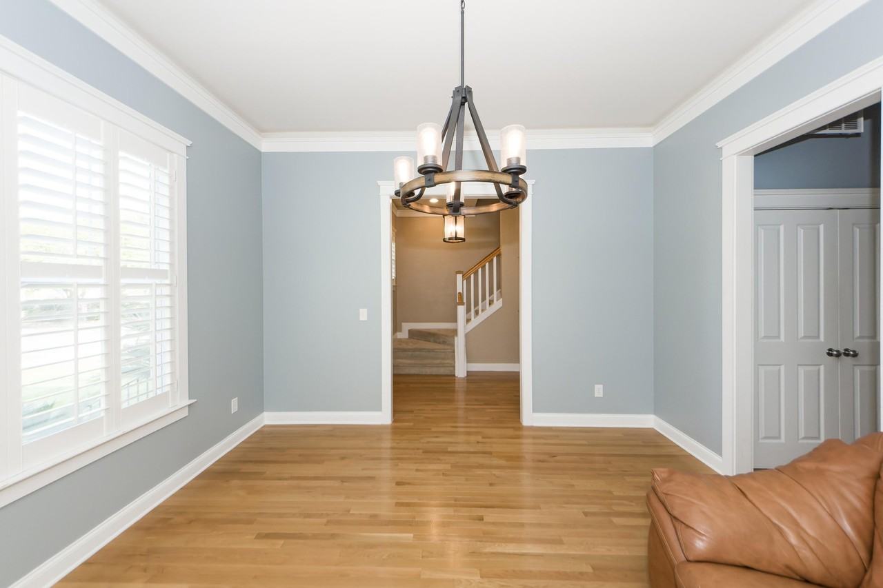 302 White Gables Dr - Photo 6 of 49