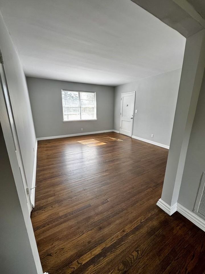 Brick Pointe Apartments - Photo 5 of 13