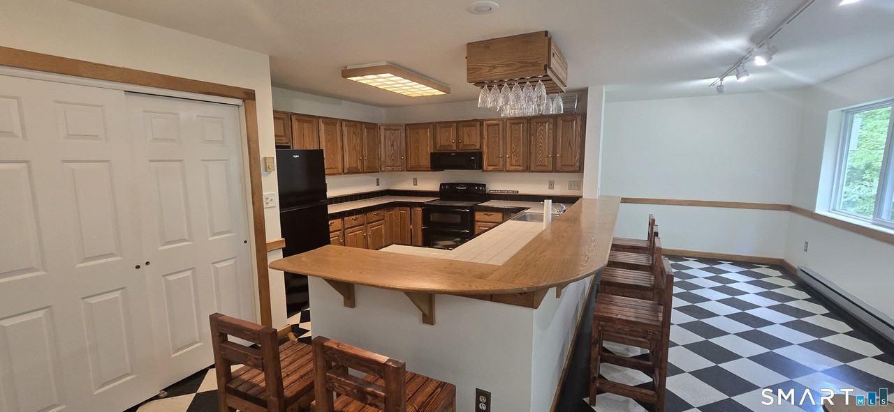 187 Lovers Ln #63 - Photo 5 of 13