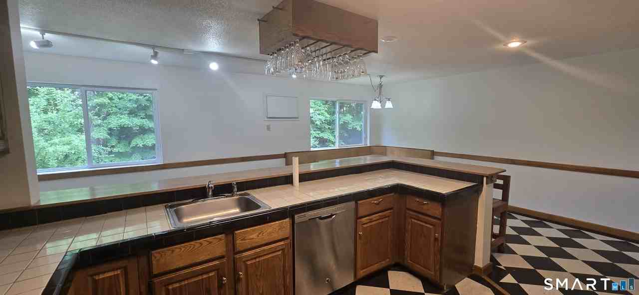 187 Lovers Ln #63 - Photo 6 of 13