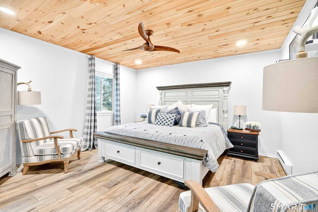 401 Heritage Vlg #B - Photo 3 of 34
