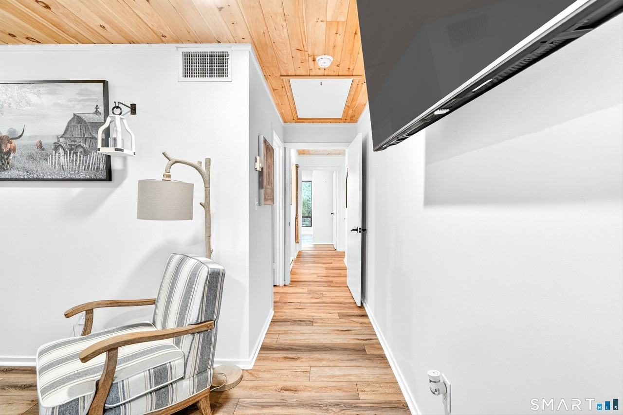 401 Heritage Vlg #B - Photo 5 of 34