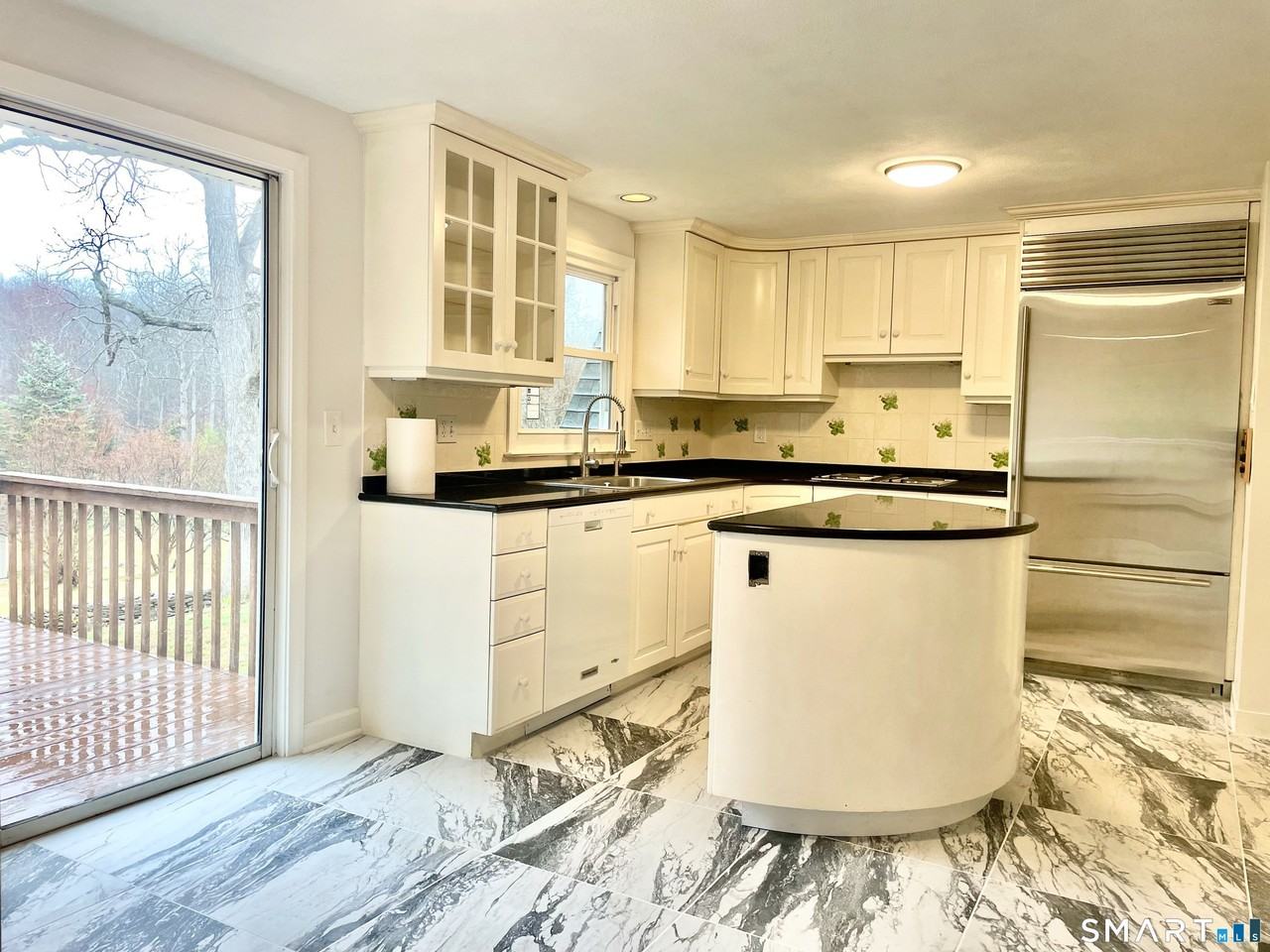661 Chestnut Hill Rd - Photo 3 of 29