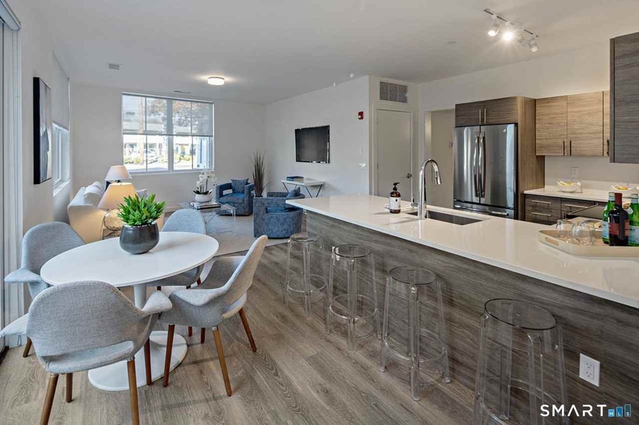 1675 Post Rd #101 - Photo 4 of 12