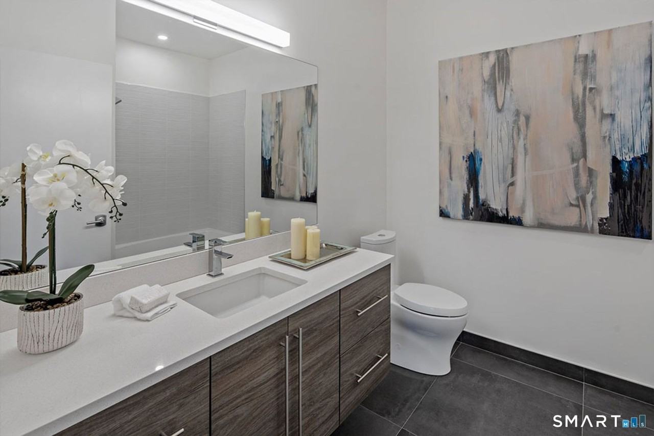 1675 Post Rd #101 - Photo 7 of 12