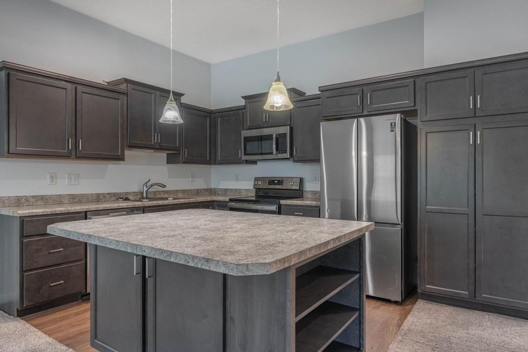 184 Old Pond Rd - Photo 5 of 22