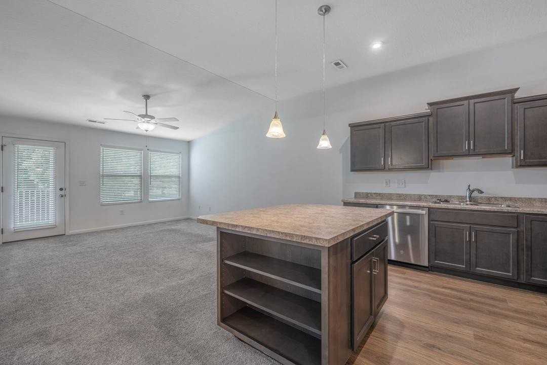 184 Old Pond Rd - Photo 6 of 22