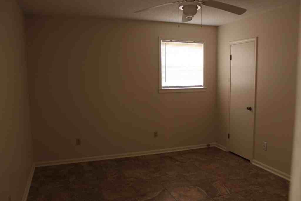 102 Greenridge Rd - Photo 5 of 9