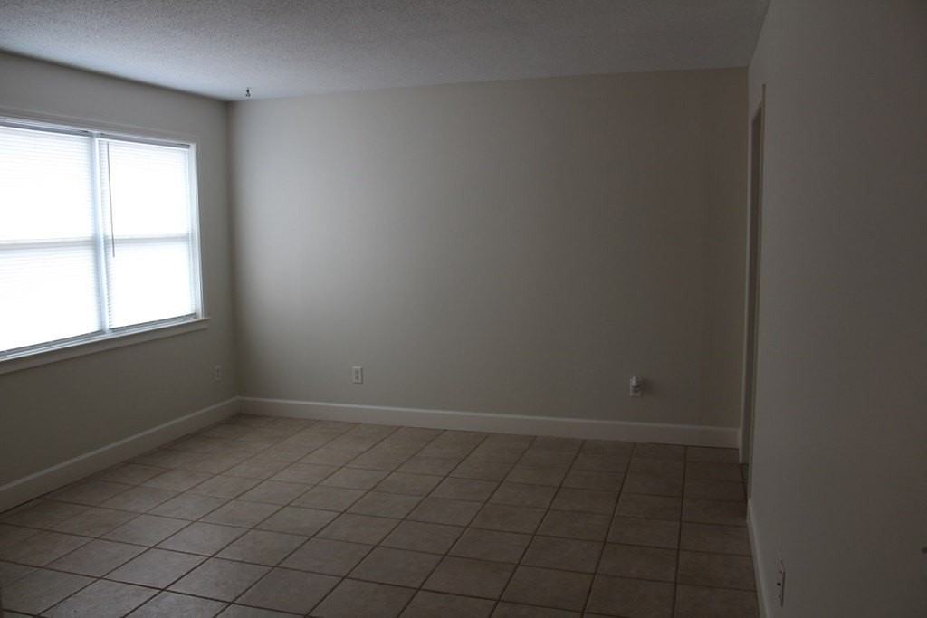 102 Greenridge Rd - Photo 7 of 9