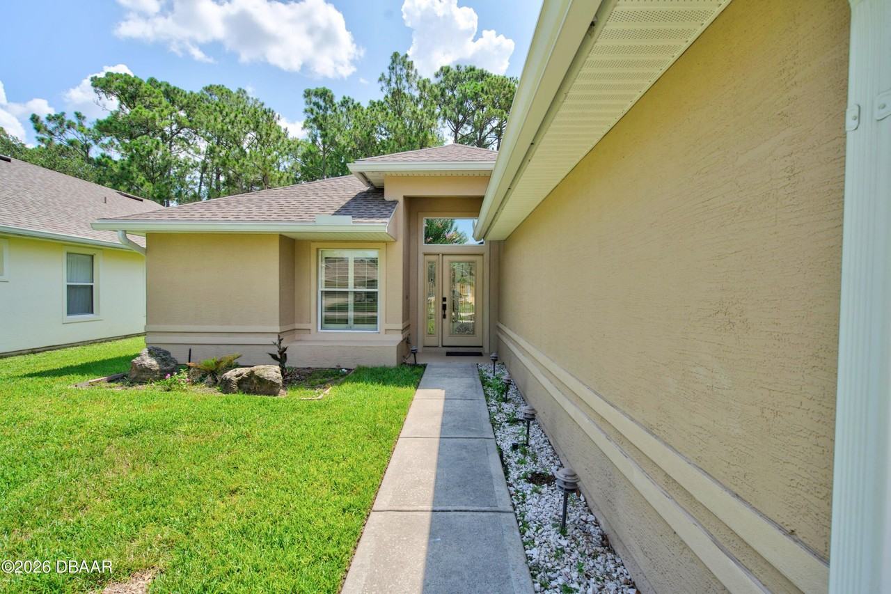 1223 Crown Pointe Ln - Photo 3 of 47