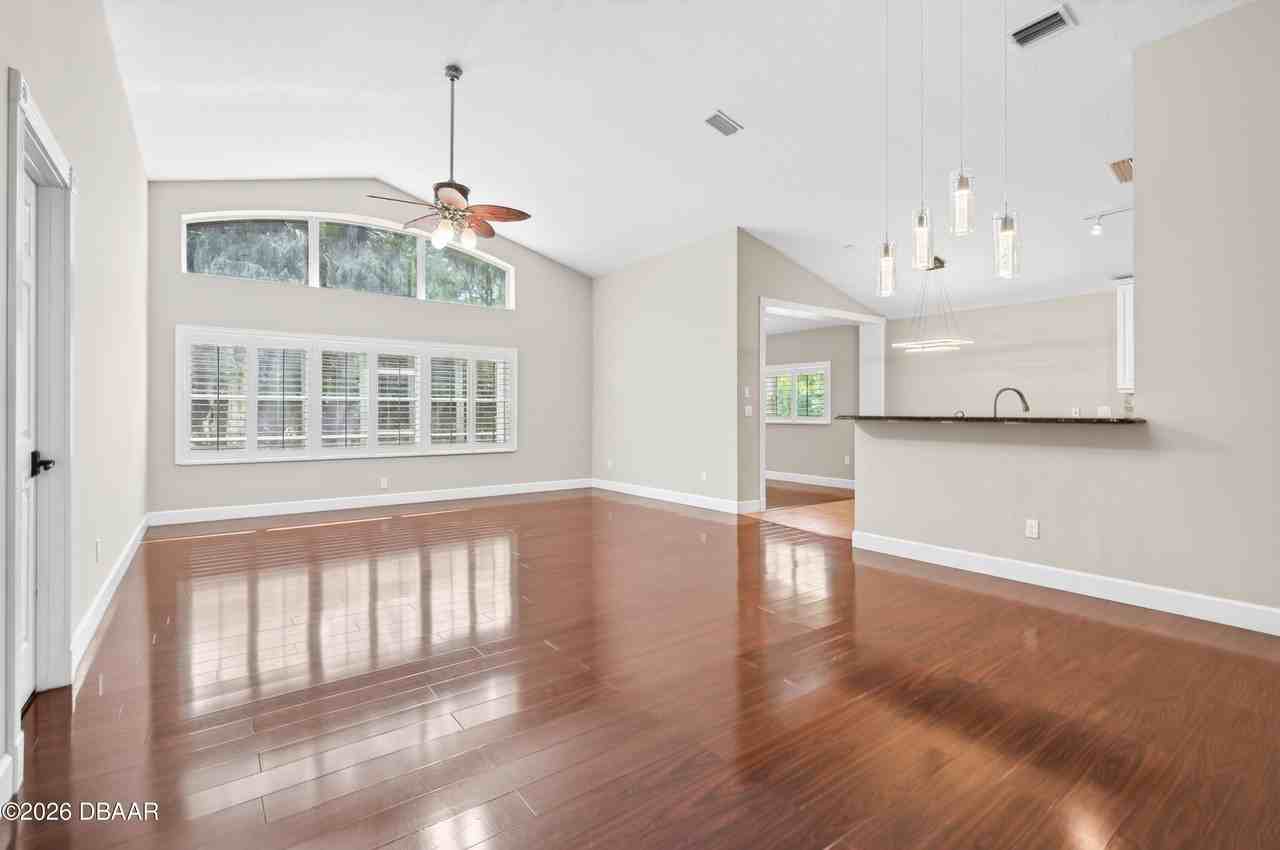 1223 Crown Pointe Ln - Photo 5 of 47