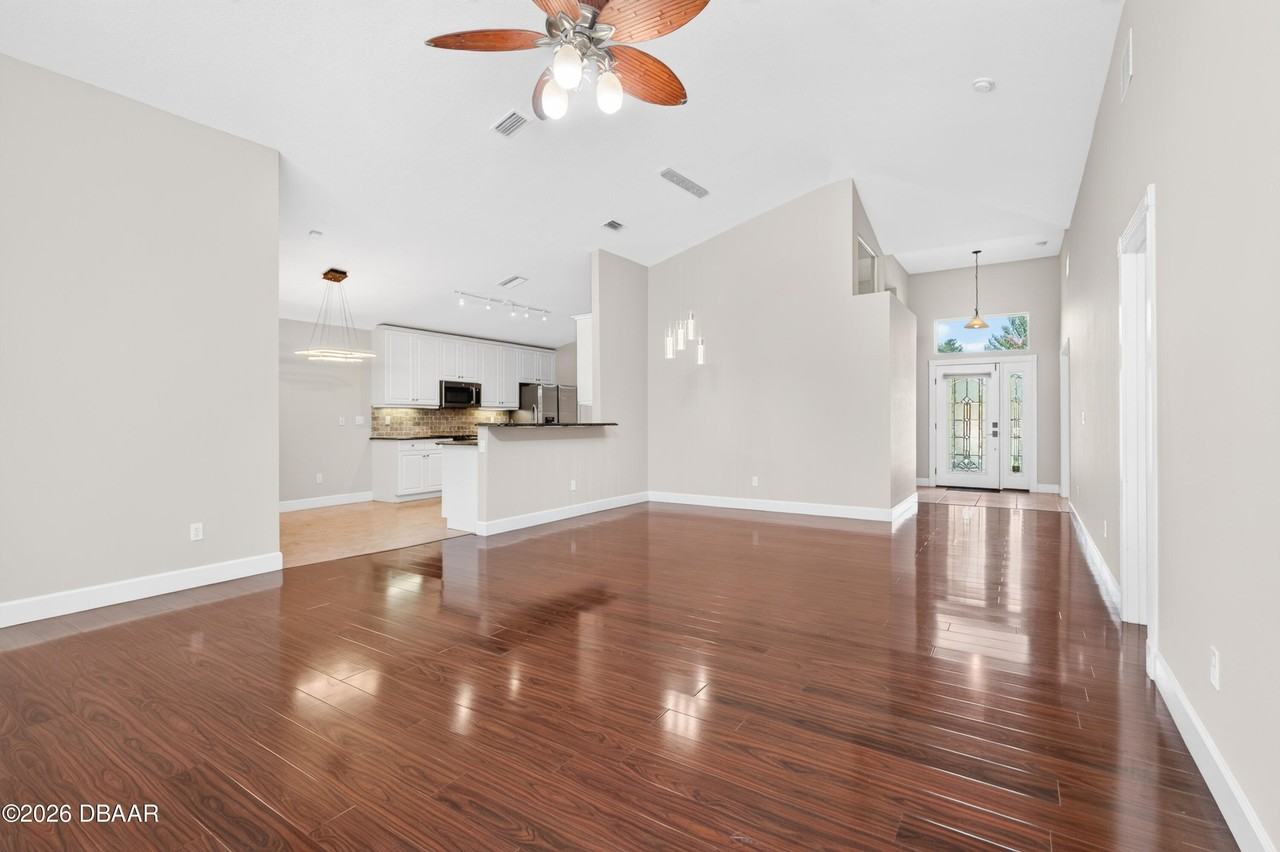 1223 Crown Pointe Ln - Photo 6 of 47