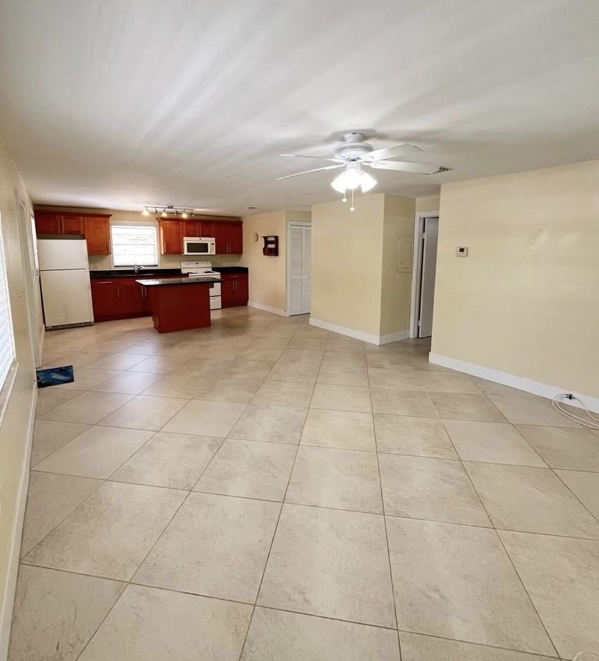 23 Tortuga Dr #4 - Photo 2 of 8