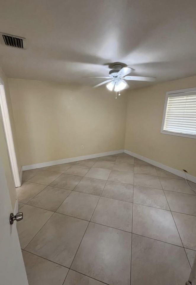 23 Tortuga Dr #4 - Photo 3 of 8