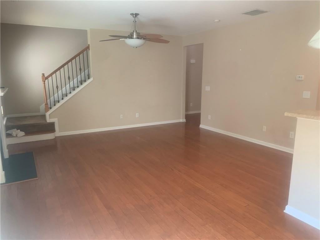 121 Creekwood Trl - Photo 3 of 17