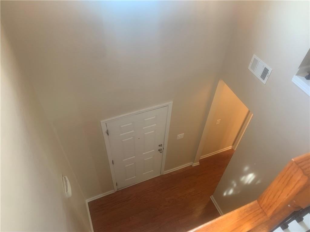 121 Creekwood Trl - Photo 5 of 17