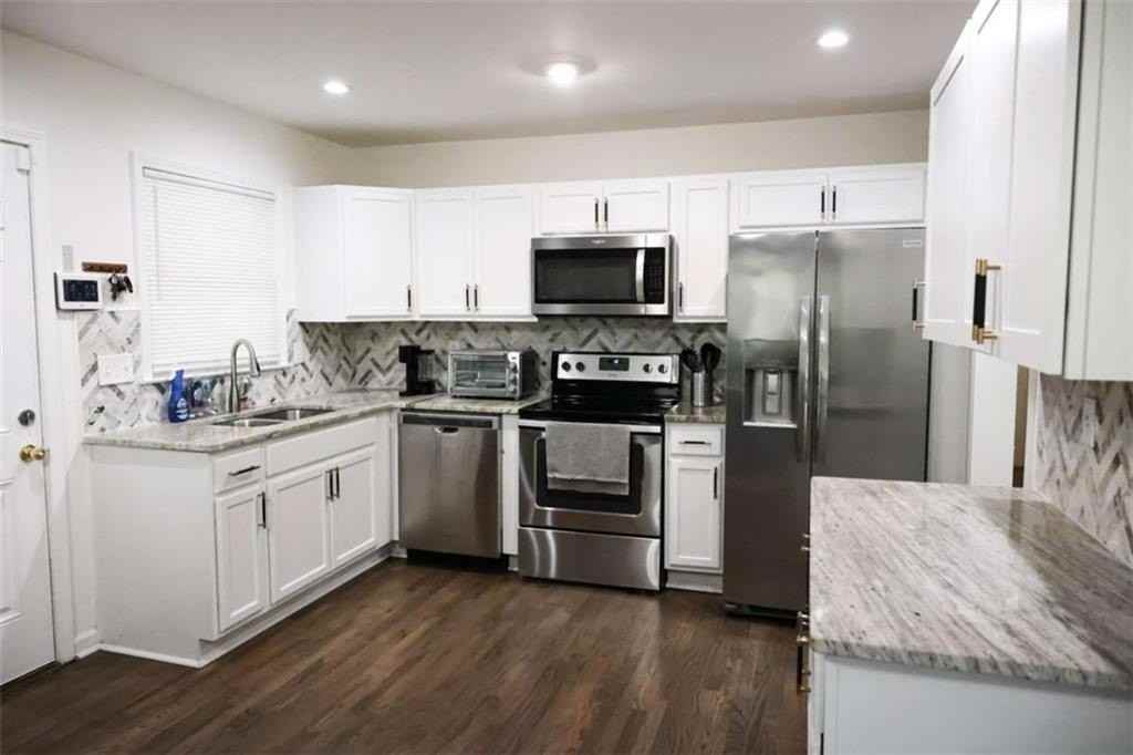 1275 Calhoun Ave - Photo 5 of 10