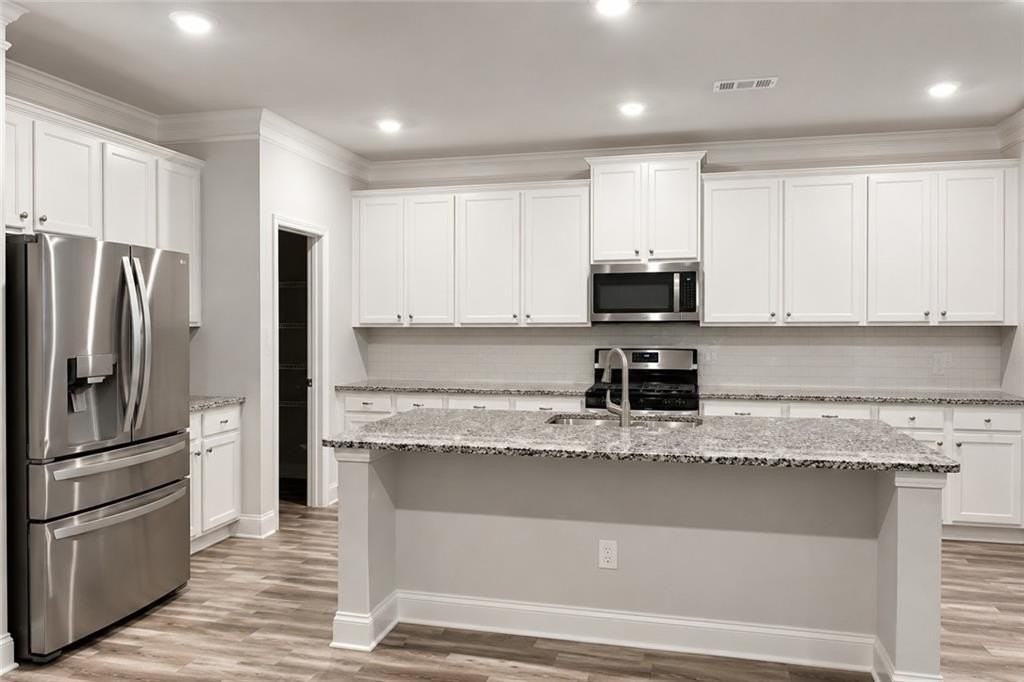 4462 Silver Oak Dr Sw - Photo 3 of 16