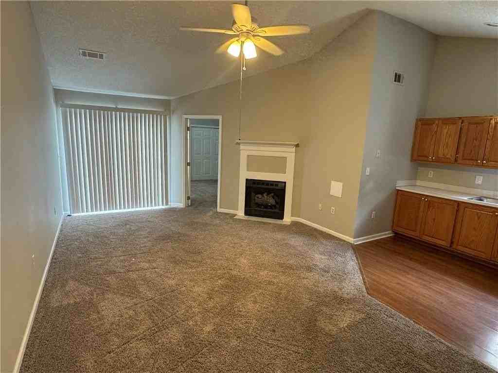 61 W Sellers St #D - Photo 2 of 8