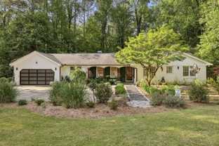 1905 Gainsborough Dr - Photo 1 of 1