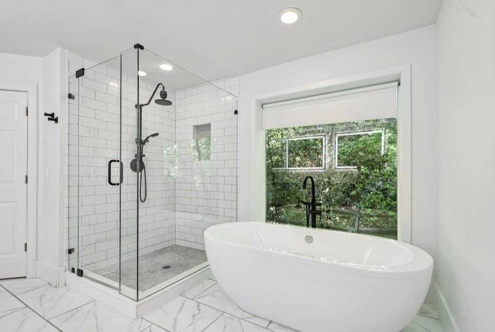 1905 Gainsborough Dr - Photo 5 of 46