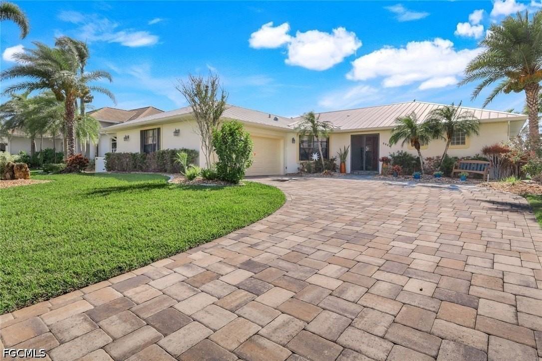 2556 Sw 28th Pl - Photo 2 of 44