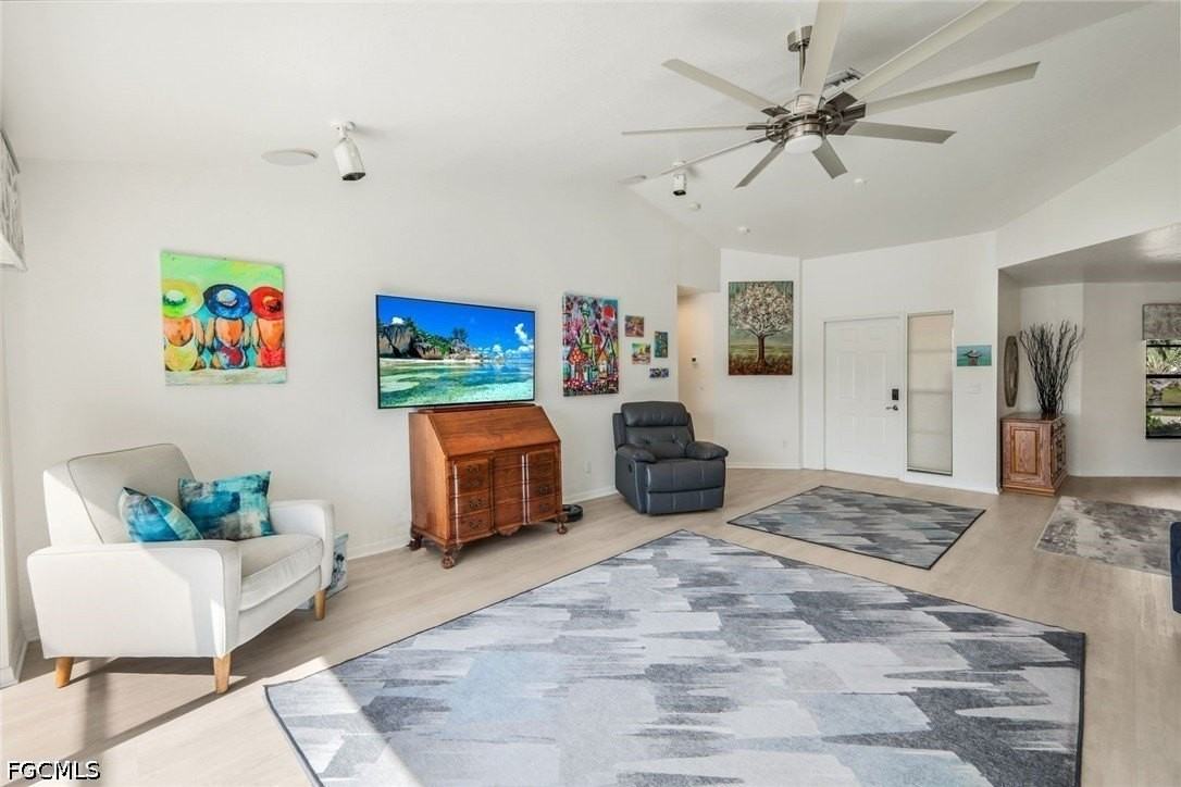 2556 Sw 28th Pl - Photo 5 of 44