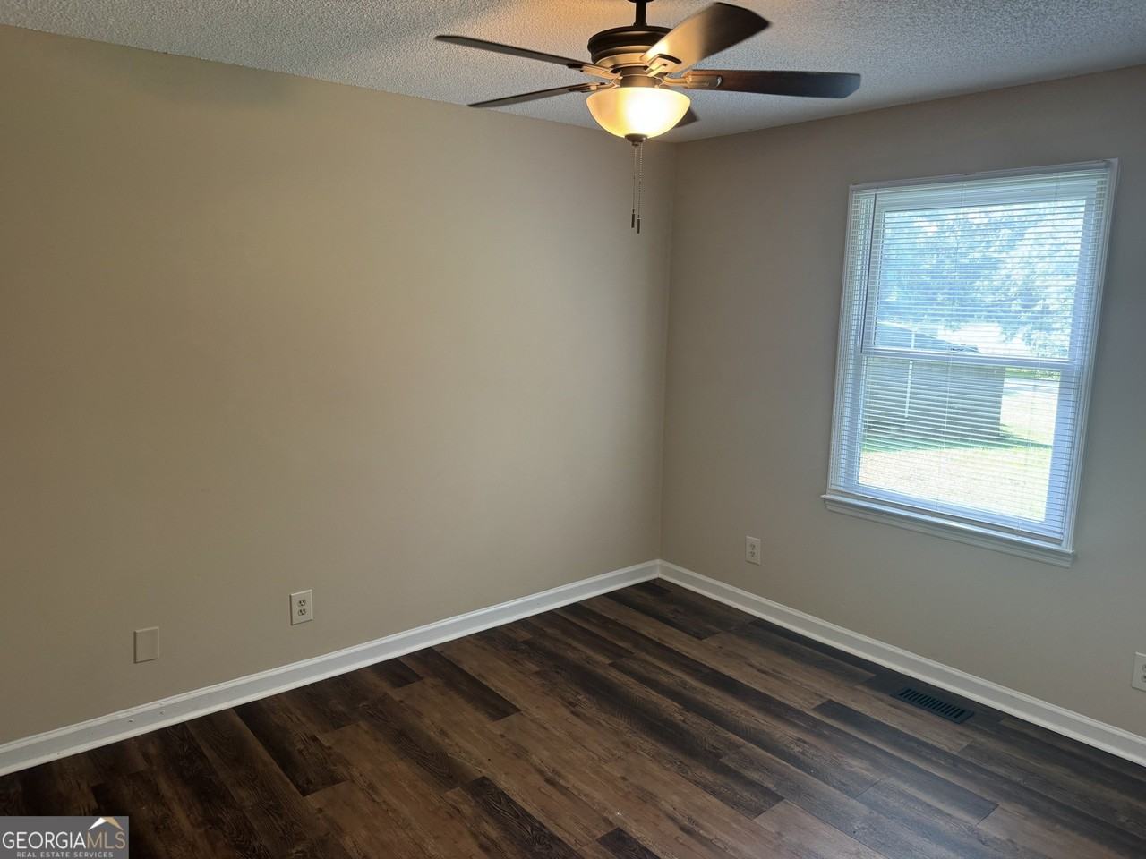 98 Pineview Dr #A - Photo 4 of 7