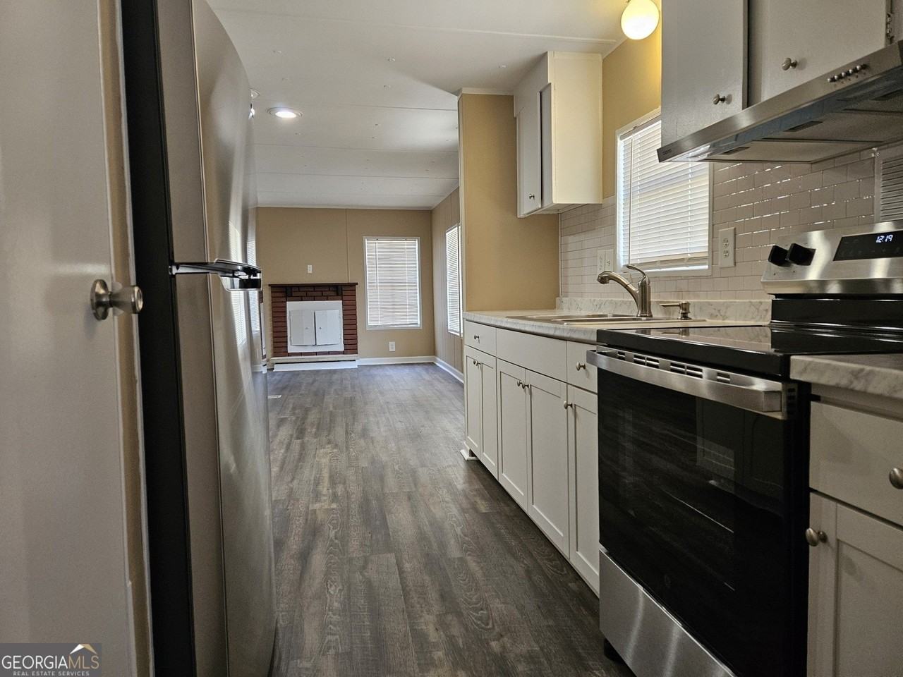 647 Buck Creek Rd - Photo 4 of 16