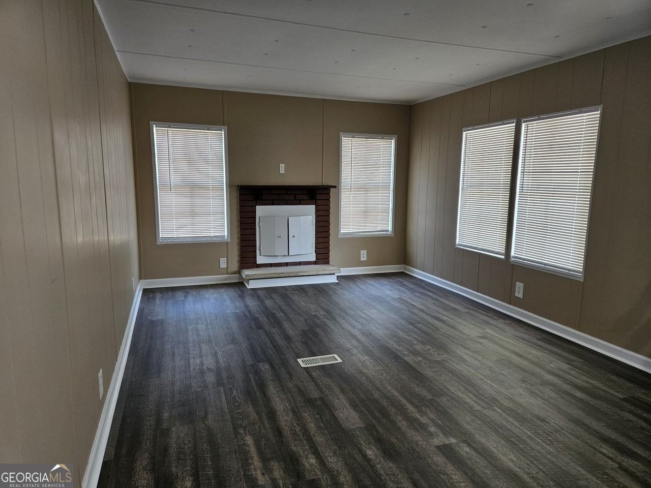 647 Buck Creek Rd - Photo 6 of 16