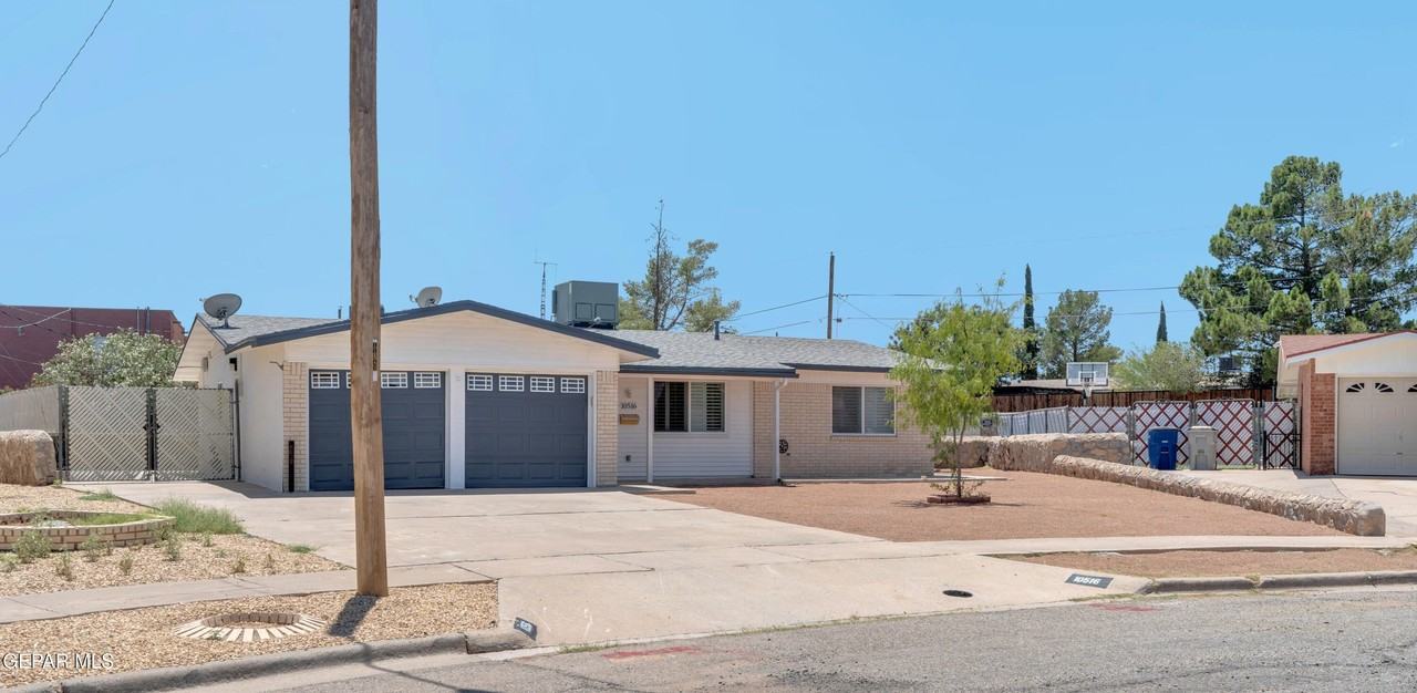 10516 Cuesta Brava Ln - Photo 2 of 35