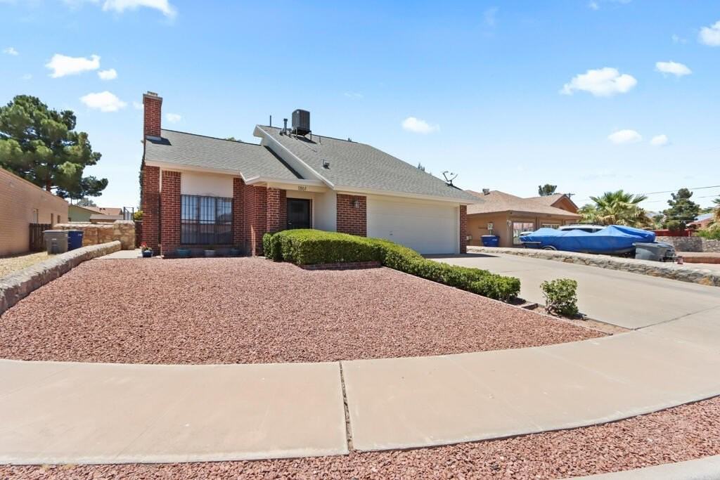 1861 Sonoma Pl - Photo 3 of 37
