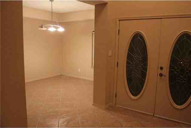 443 Emerald Shore Ln - Photo 2 of 22