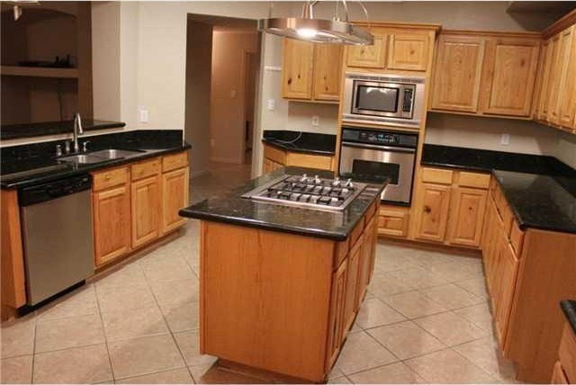 443 Emerald Shore Ln - Photo 5 of 22