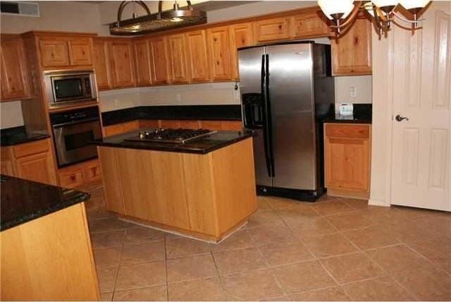 443 Emerald Shore Ln - Photo 7 of 22