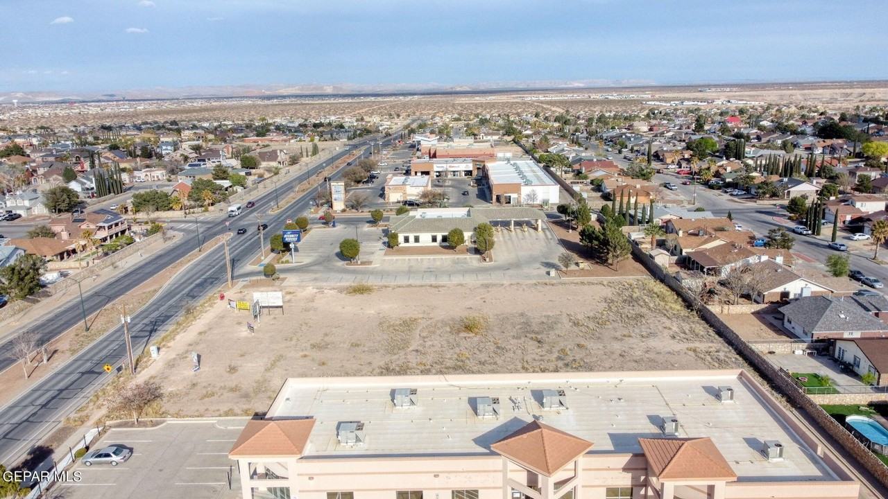 12360 Montwood Dr - Photo 7 of 20