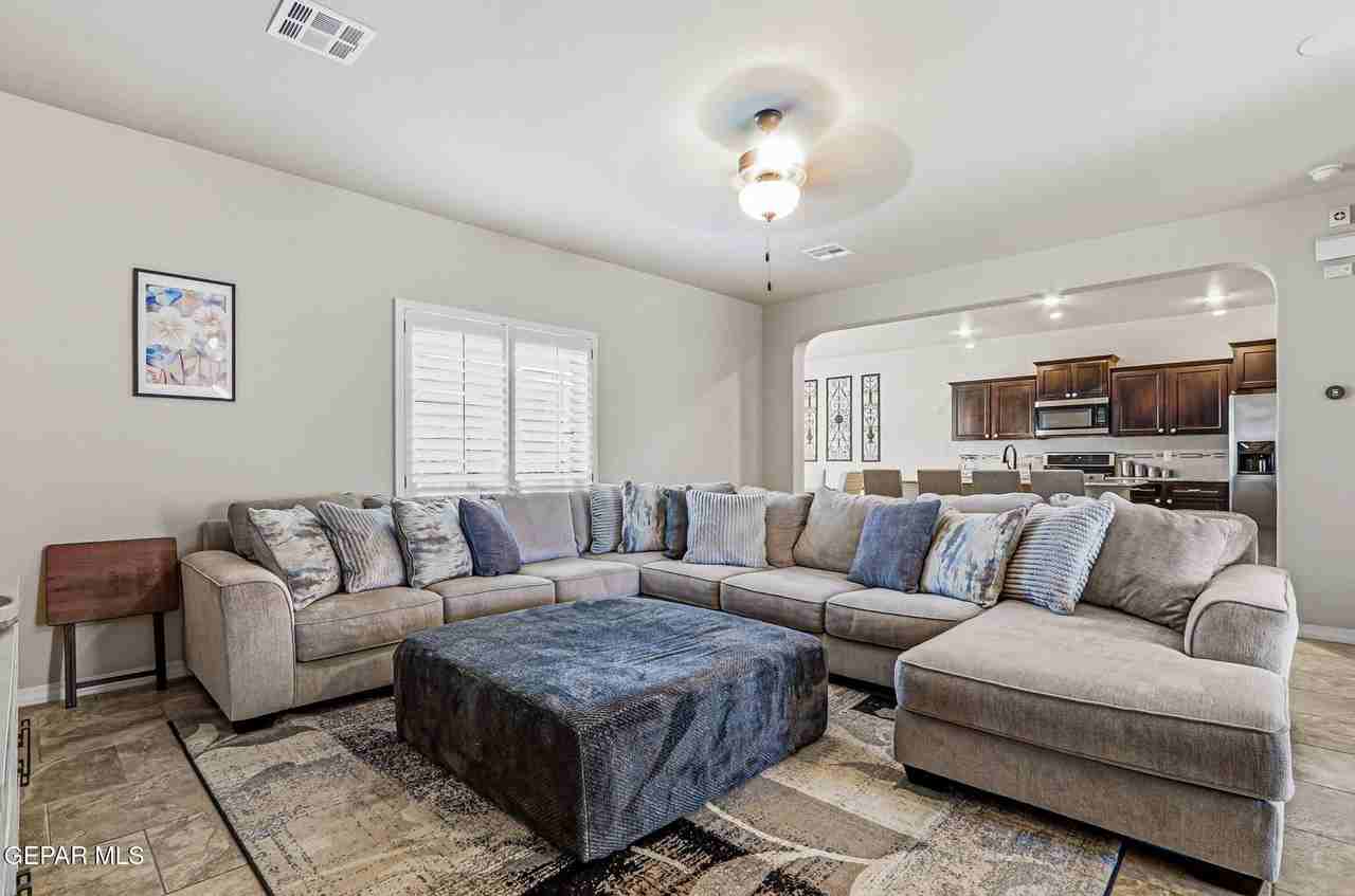 14745 Orsten Artis Ave - Photo 7 of 41
