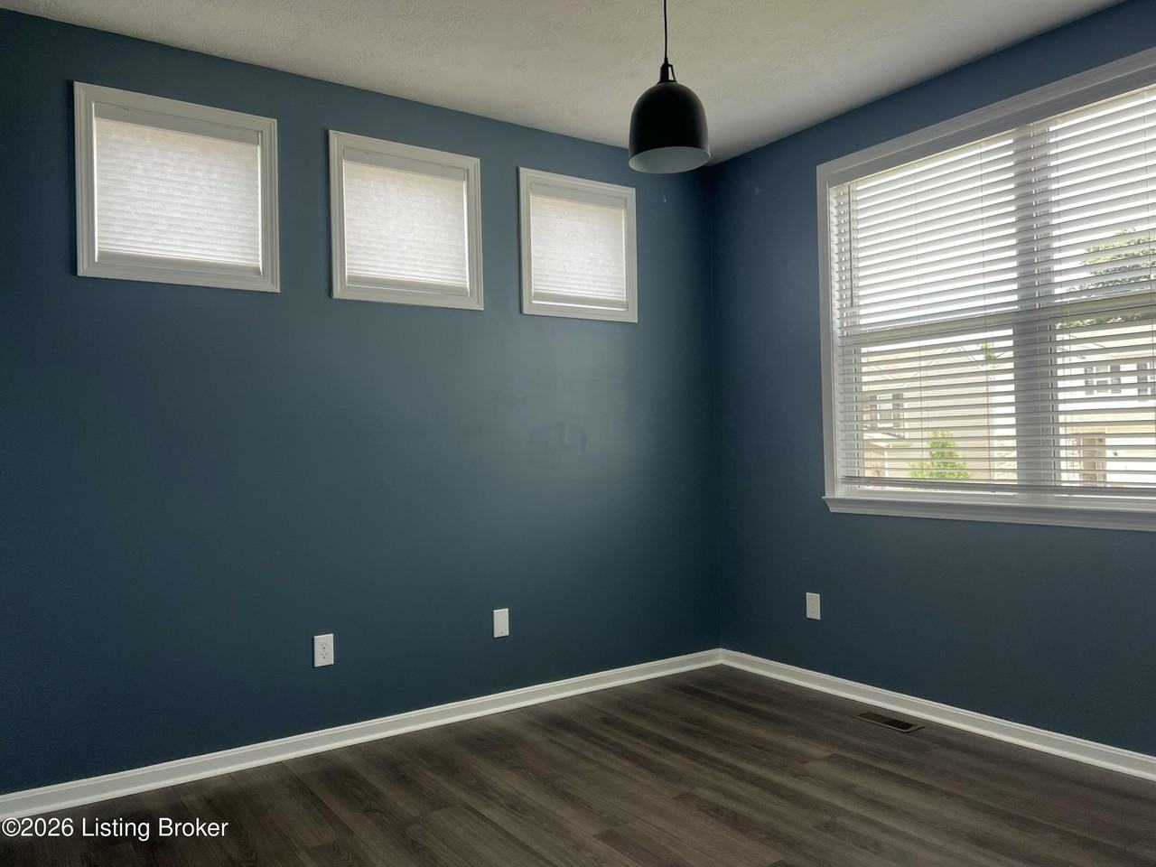 5057 Tealwood Dr - Photo 2 of 20