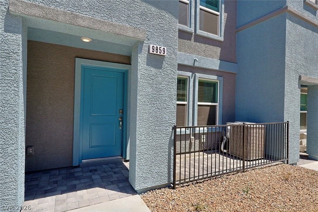 9859 Hidden Pass Ave - Photo 4 of 38