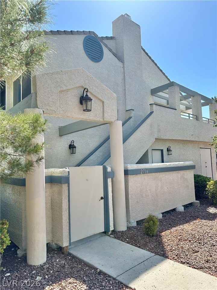 2716 Lodestone Dr - Photo 3 of 49