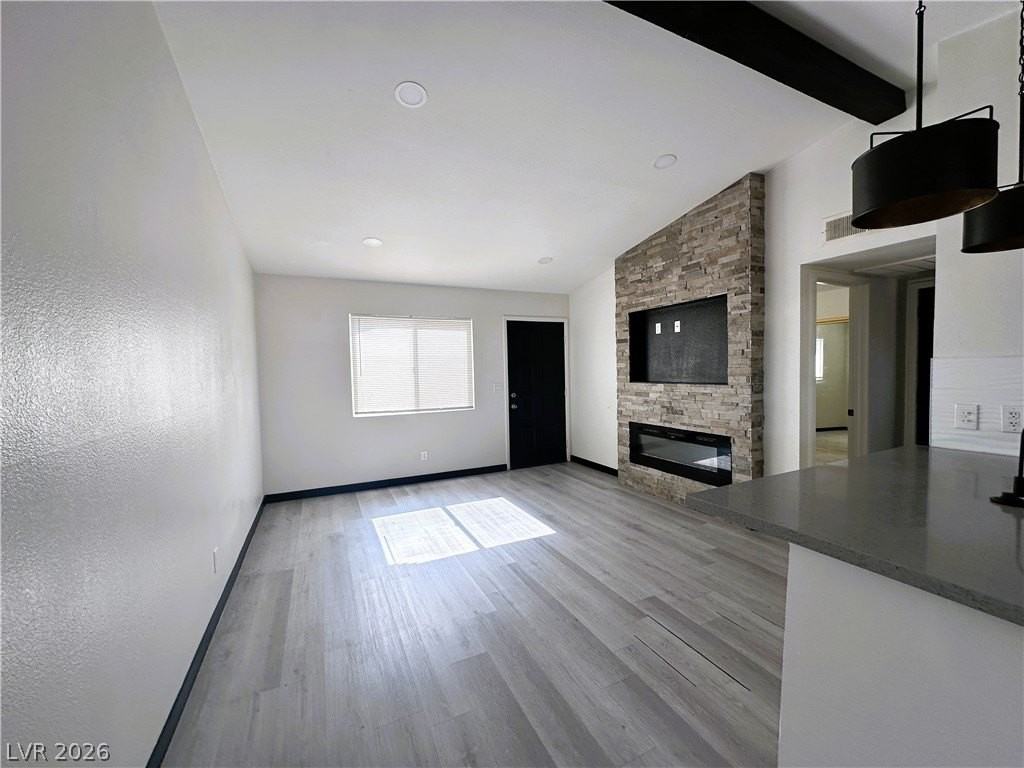 328 Linn Ln - Photo 6 of 34
