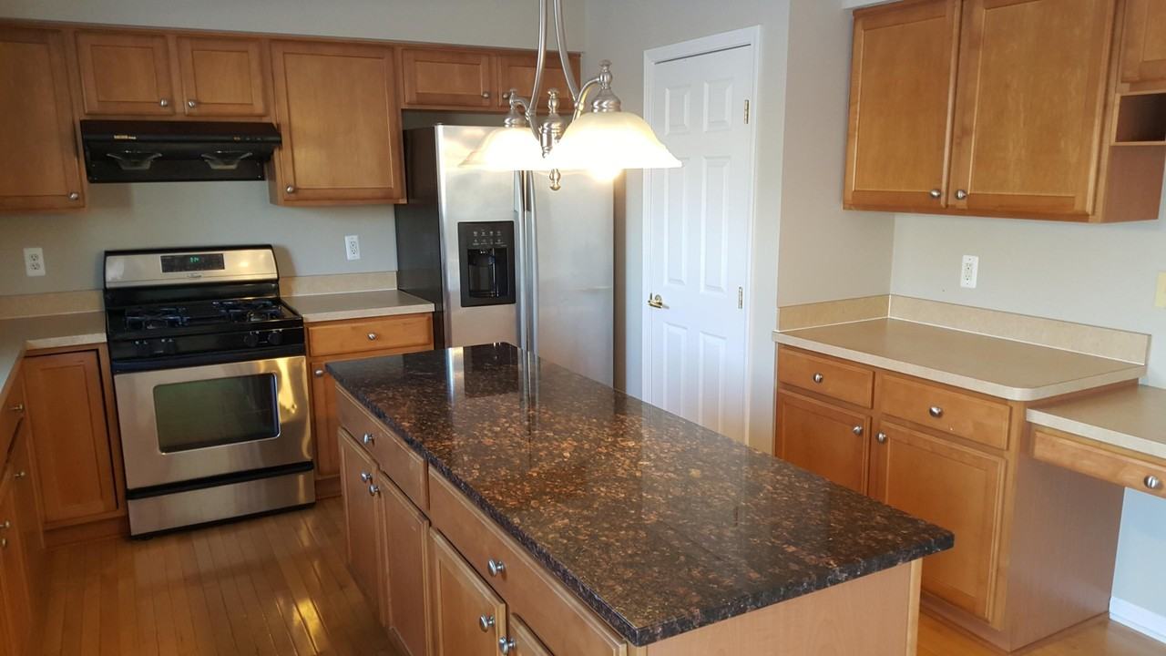 2270 Hickory Point Dr - Photo 6 of 17