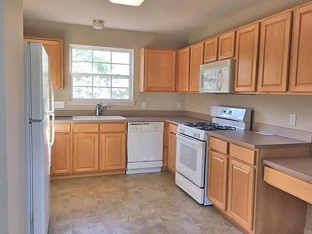 3105 Promenade Cir #30 - Photo 7 of 10