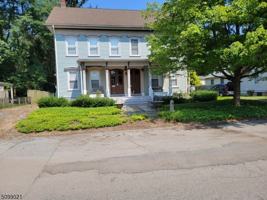 featured image of 131 4th St #B