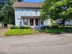 131 4th St #B - Photo 1 of 1